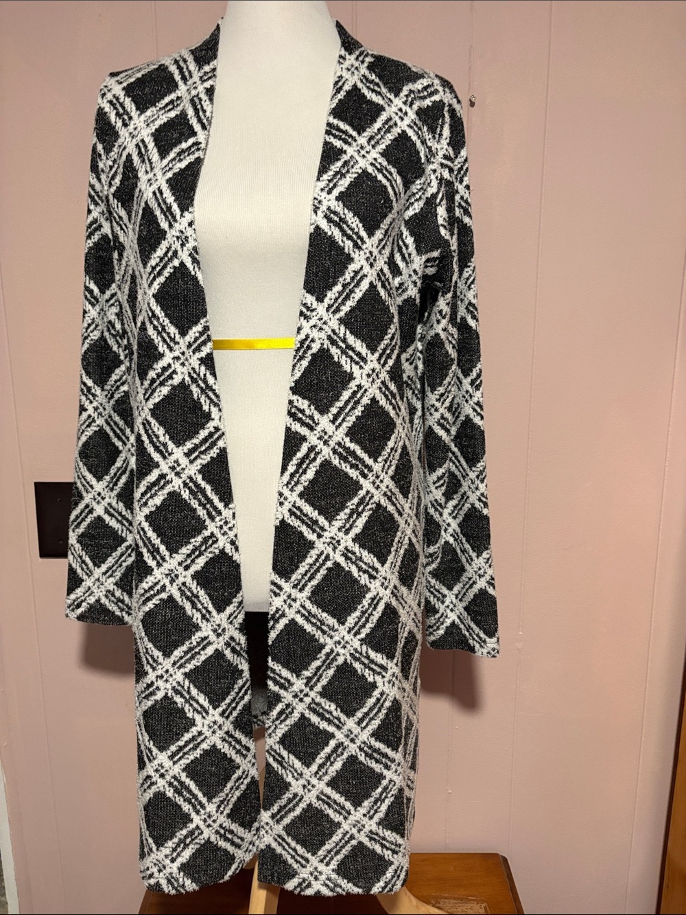 White House Black Market Black and White Plaid Open Cardigan